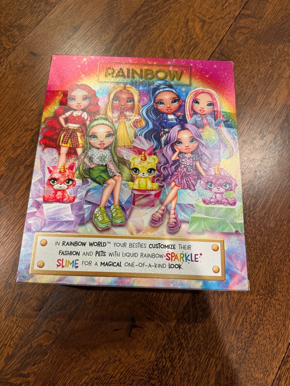 Rainbow High Violet Doll with Purple Outfit and Pet - Picture 3 of 4